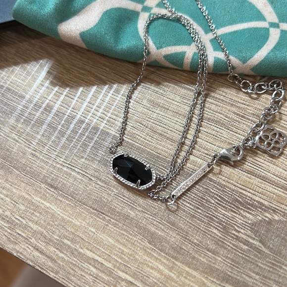 Kendra Scott Elisa Pendant Necklace Black - Picture 3 of 3